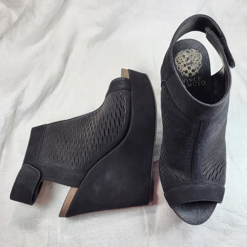 Vince Camuto Kyrene Black Leather SANDALS Womens Size 6.5M Wedge Heels Platform